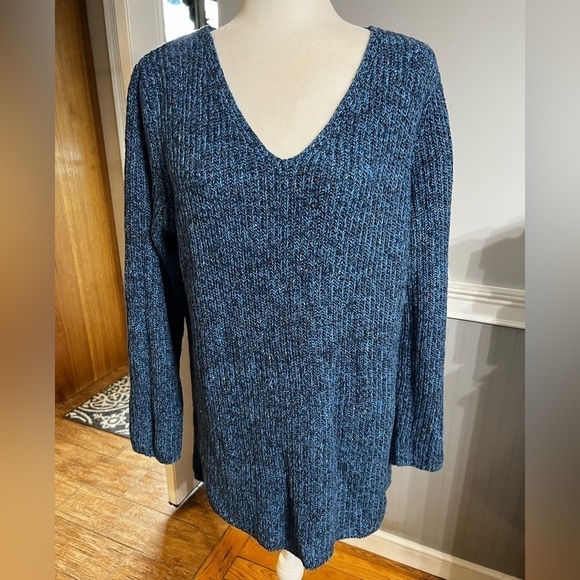 EUC-AVENUE Women’s V-Neck Sweater - Picture 1 of 6